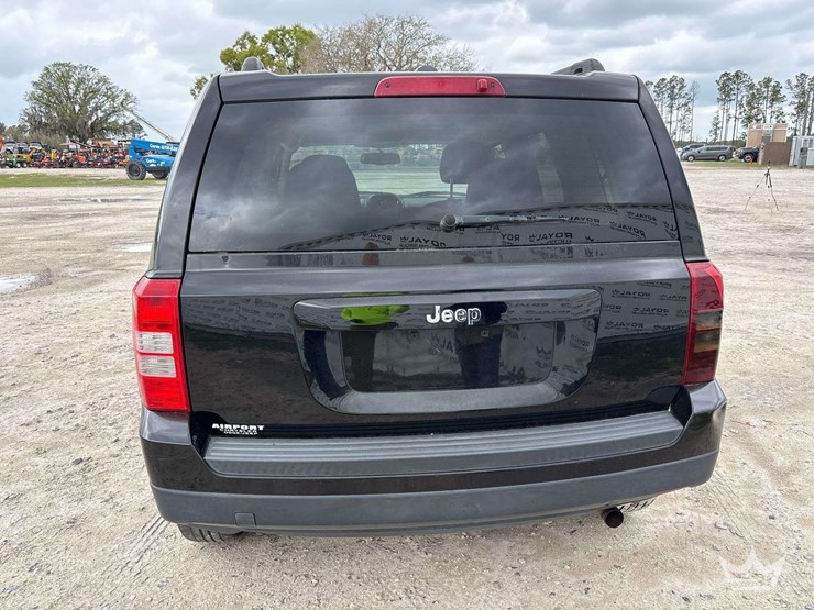 2016-jeep-patriot-sport-image-30