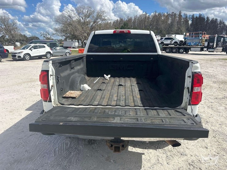 2017-gmc-sierra-2500-image-20