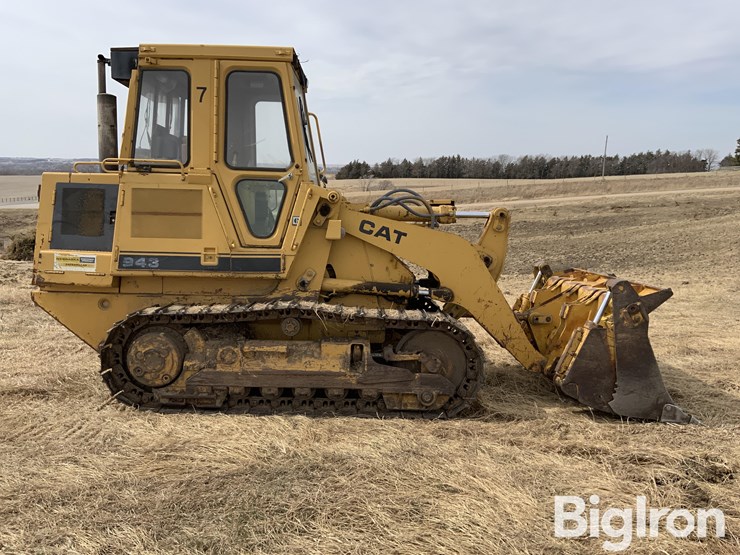 caterpillar-943-track-loader-image-4