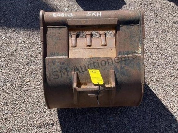 24in-wain-roy-backhoe-bucket-image-3