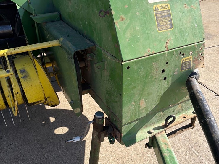 john-deere-336-image-32