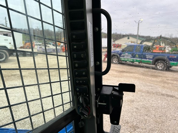 2022-new-holland-c362-image-23