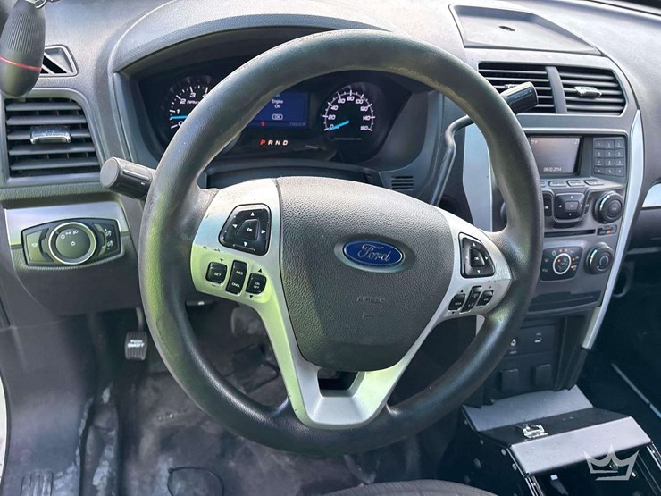 2015-ford-explorer-image-14