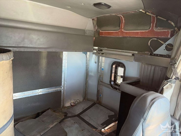 2018-kenworth-t800-image-19