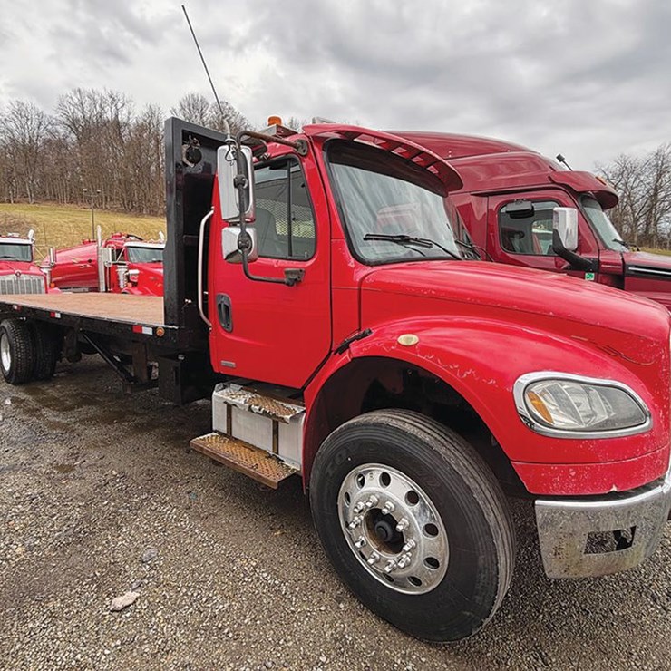 2005 FREIGHTLINER M2 106