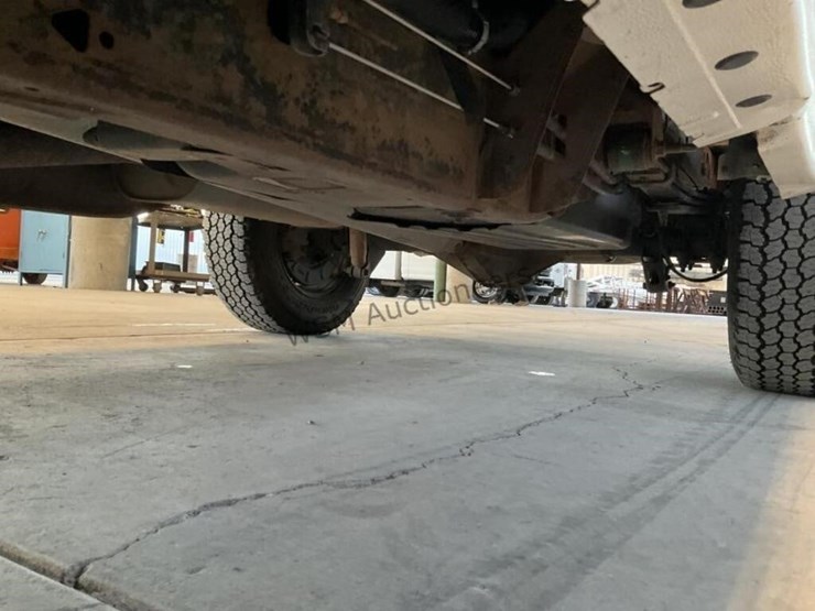 2015-chevrolet-silverado-1500-image-28