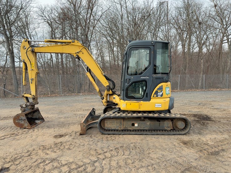 2014-komatsu-pc45mr-3-image-2