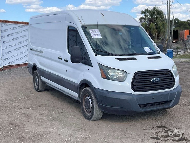 2015-ford-transit-image-2