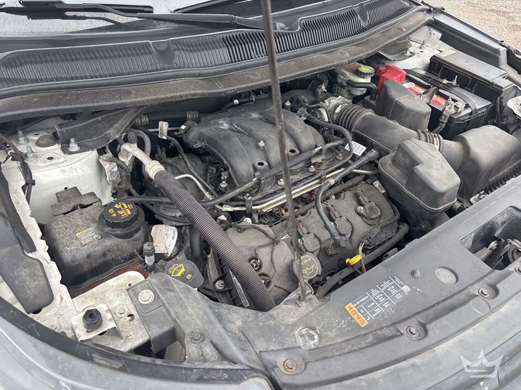 2017-ford-explorer-image-8