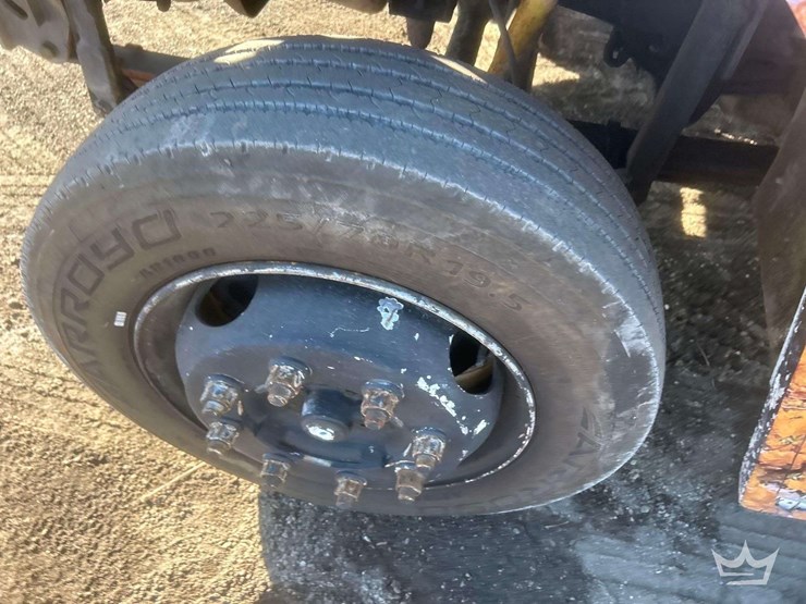 1998-freightliner-mt45-image-13