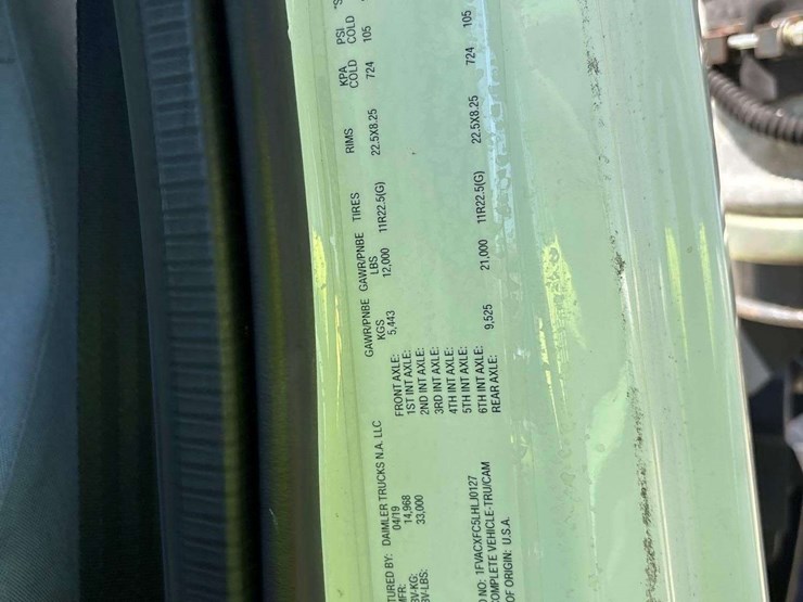 2020-freightliner-m2-106-image-7