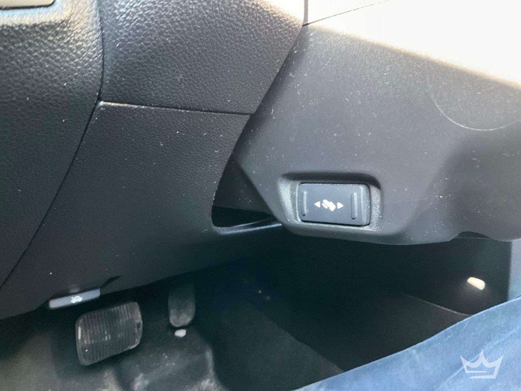 2016-ford-explorer-image-19