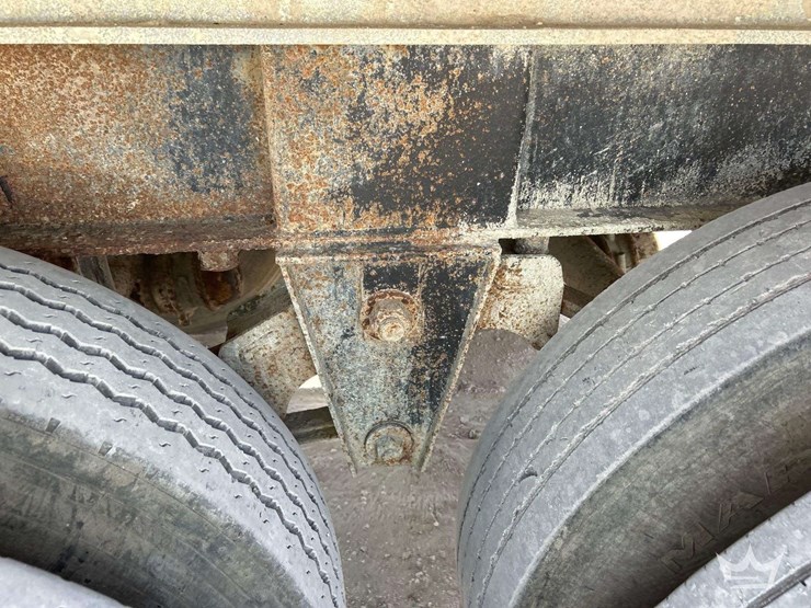 2010-axle-dump-trailer-image-12