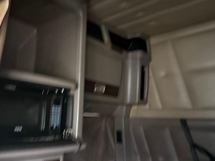 2016-peterbilt-389-image-96