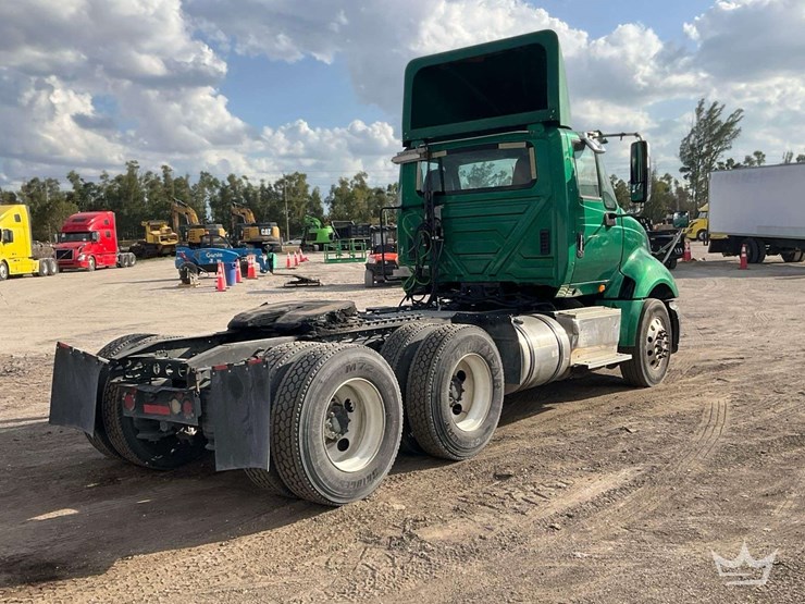 2015-international-prostar-image-3