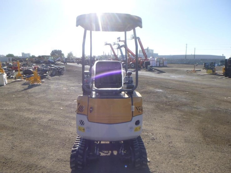 me20-hydraulic-excavator-image-8