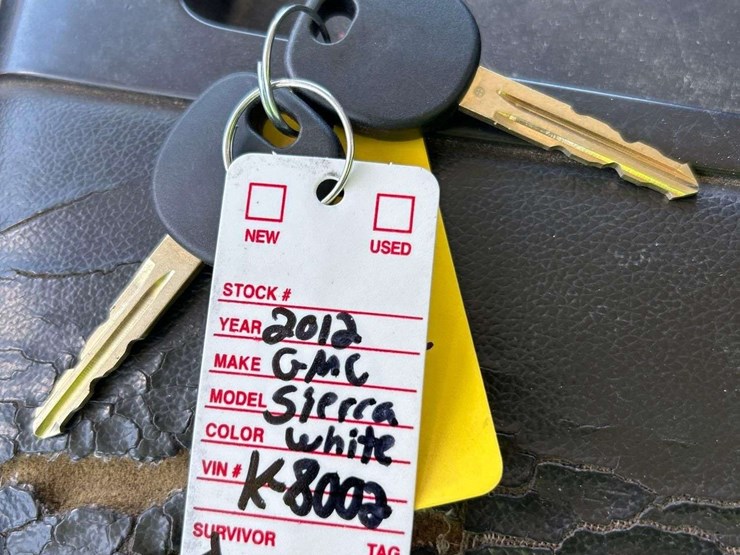 2012-gmc-sierra-1500-image-32