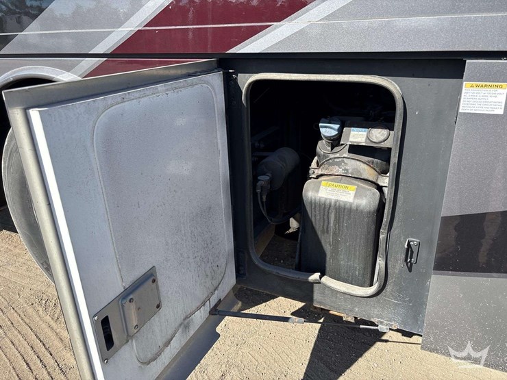 2018-freightliner-thor-venetian-400xcr-a40-41ft.-class-a-motorhome-image-5