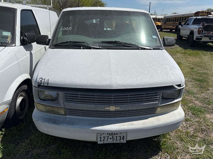 2000-chevrolet-astro-image-2