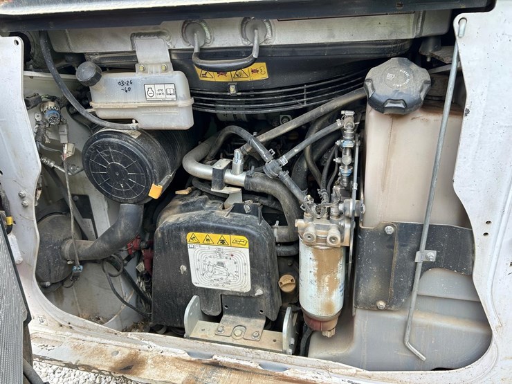 2023-bobcat-s76-image-14