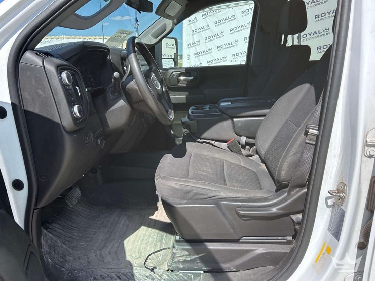 2022-gmc-sierra-2500-image-12