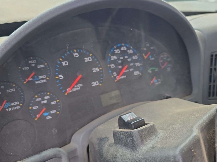 2006-international-8600-image-16