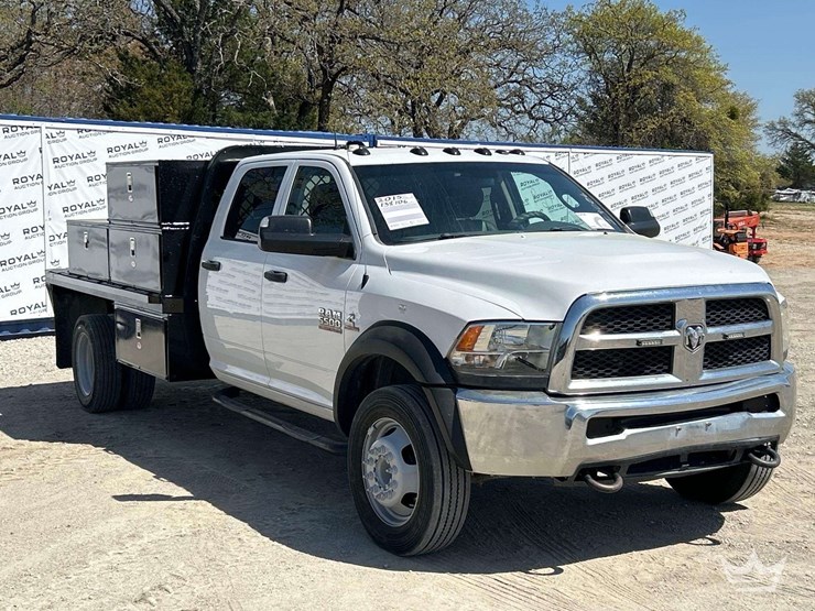 2015-ram-5500-rki-10ft.-utility-flatbed-truck-image-4