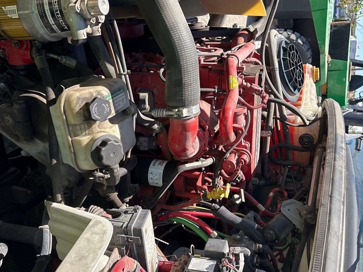 2020-freightliner-m2-106-image-12