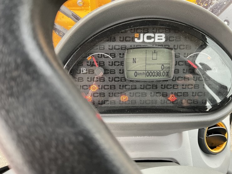 2025-jcb-409-image-11