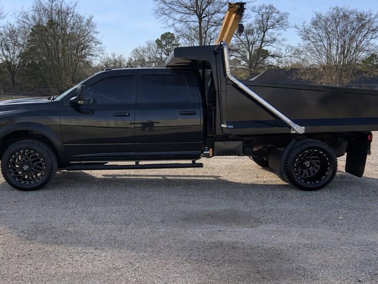 2014-dodge-ram-3500-image-4