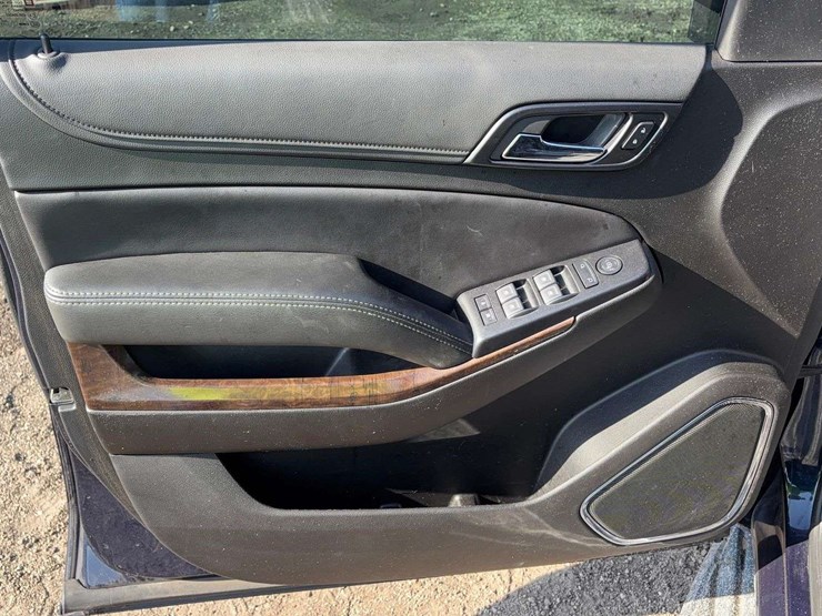 2020-chevrolet-tahoe-image-13