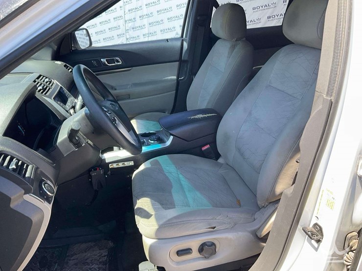 2014-ford-explorer-image-22