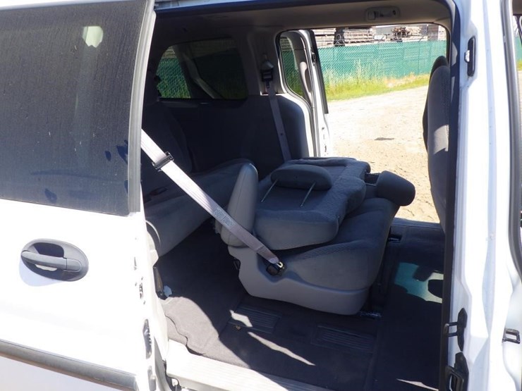 2003-ford-windstar-image-8