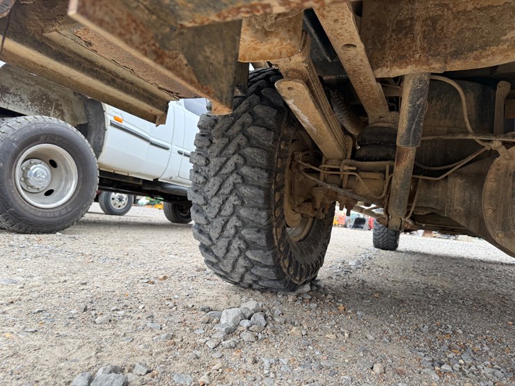 2005-gmc-2500-image-7