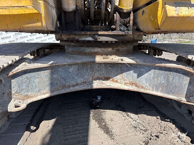 2020-komatsu-pc210-lc-image-23