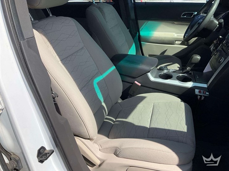 2013-ford-explorer-image-29