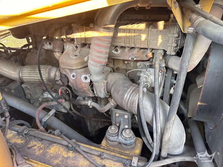 2018-bomag-bc572-articulated-refuse-compactor-image-22