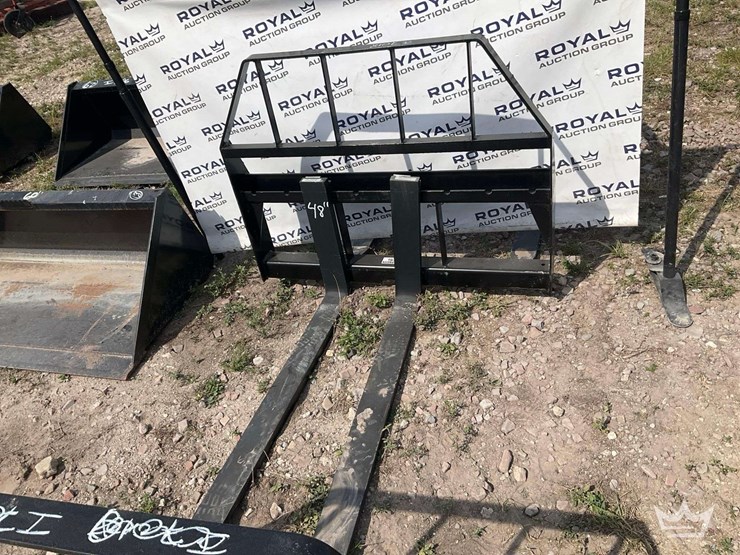 kivel-48in-forks-and-frame-skid-steer-attachment-image-1