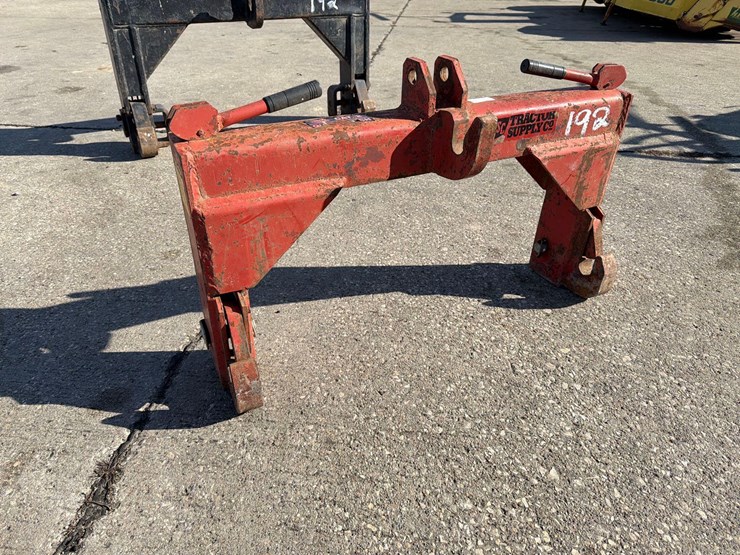 tractor-supply-quick-hitch-image-1