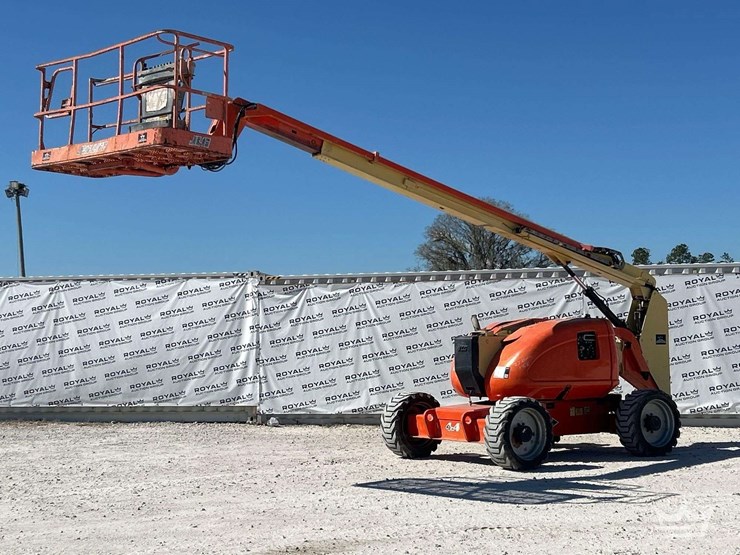 2007-jlg-600hj-60ft-4x4-articulating-boom-lift-image-1