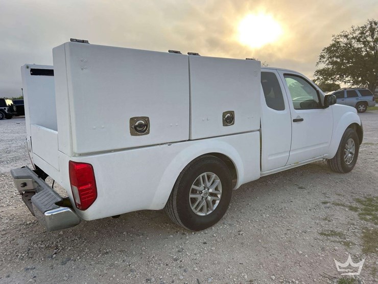 2015-nissan-frontier-image-3