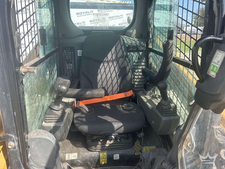 2021-caterpillar-259d3-image-11