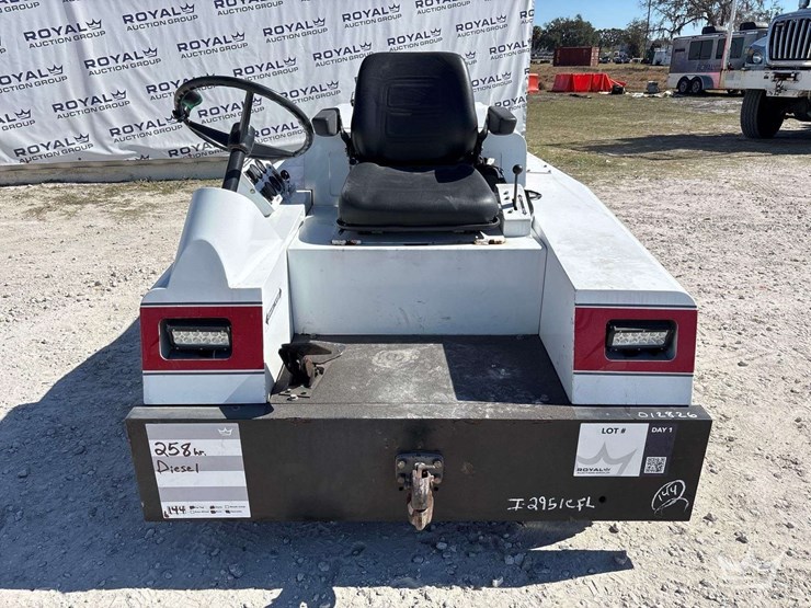 2019-lynco-mini-mover-aircraft-tug-cart-image-23