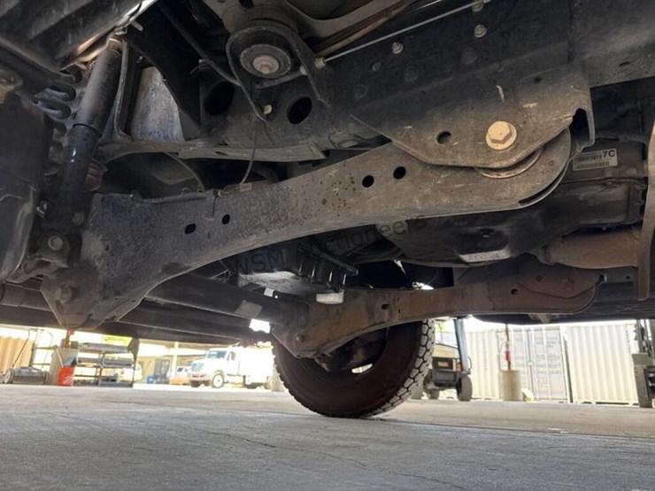 2014-ford-f550-image-24