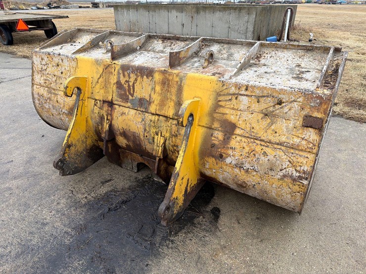 98”-payloader-bucket-image-16