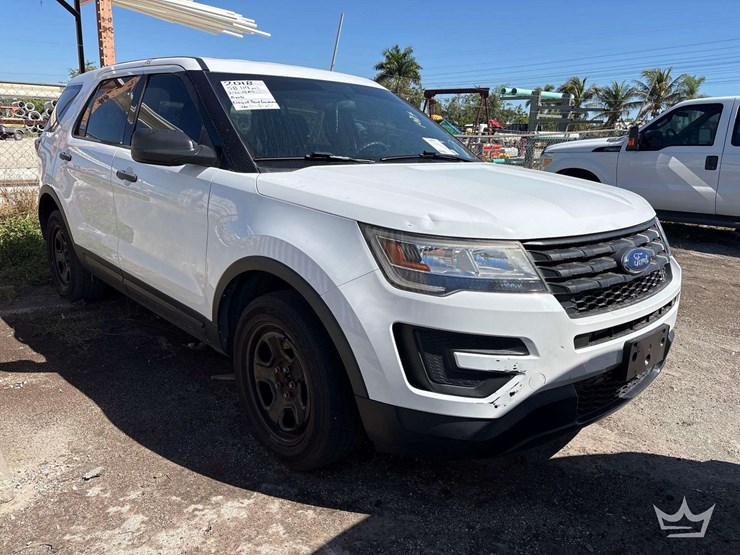 2018-ford-explorer-image-2