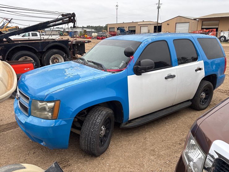2011-chevrolet-tahoe-image-1