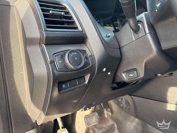 2018-ford-explorer-image-15