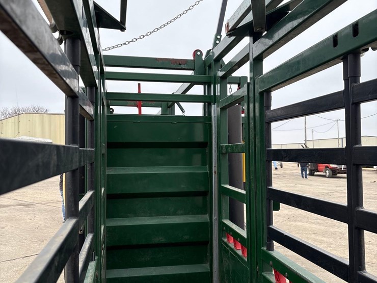 arrowquip-q-catch-86-series-chute-w/-sweep-tub-image-31