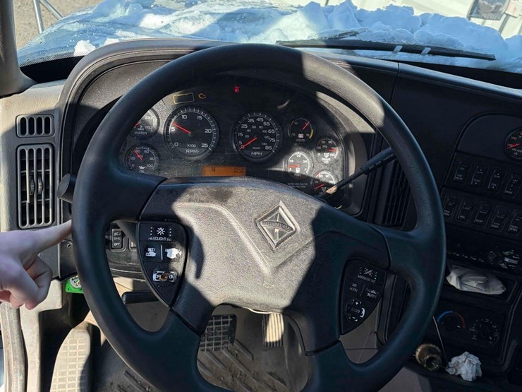 2017-international-prostar-image-16